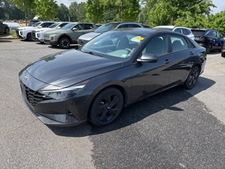 Used 2023 Hyundai Elantra SEL image 1