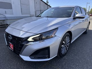 Used 2023 Nissan Altima 2.5 SV image 1