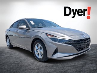 Used 2022 Hyundai Elantra SE image 1