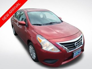 Used 2018 Nissan Versa SV image 1