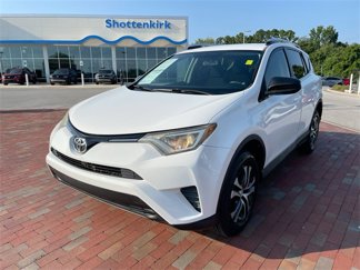 Used 2016 Toyota RAV4 LE image 1