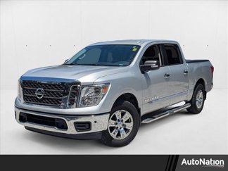 Used 2018 Nissan Titan SV image 1