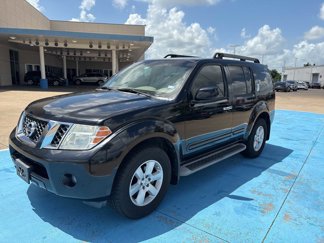 Used 2009 Nissan Pathfinder SE image 1