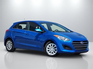 Used 2017 Hyundai Elantra GT image 1