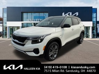 Certified 2022 Kia Seltos S image 1
