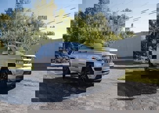 Used 2018 Jeep Grand Cherokee Altitude image 1