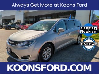 Used 2020 Chrysler Pacifica Touring image 1
