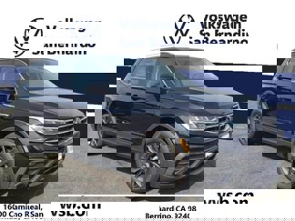 Used 2023 Volkswagen Tiguan SE image 1