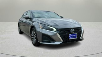 Used 2024 Nissan Altima 2.5 SV image 1