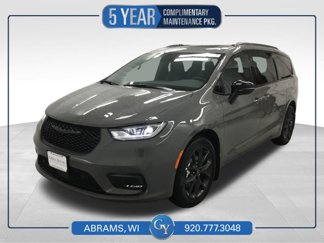 New 2025 Chrysler Pacifica Limited w/ Trailer Tow Group image 1