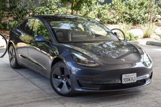 Used 2022 Tesla Model 3 Standard Range image 1