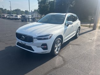 Used 2022 Volvo XC60 B5 Momentum image 1