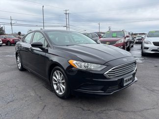 Used 2017 Ford Fusion SE image 1