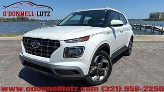 Used 2023 Hyundai Venue SEL image 1