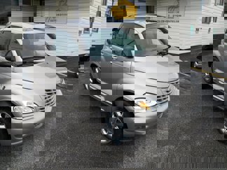 Used 2004 Chrysler PT Cruiser Limited image 1