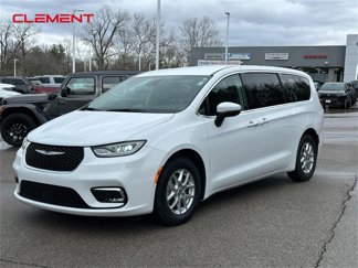 Used 2023 Chrysler Pacifica Touring-L image 1