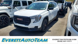 Used 2023 GMC Terrain SLE w/ Driver Convenience Package image 1