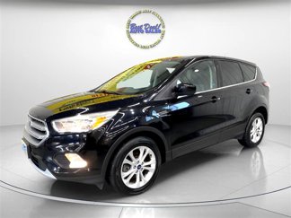 Used 2017 Ford Escape SE w/ SE Cold Weather Package image 1