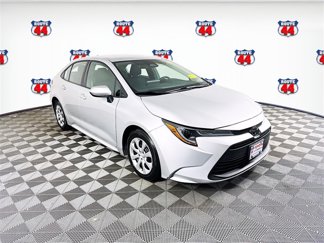 Certified 2023 Toyota Corolla LE image 1