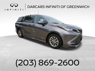Used 2021 Toyota Sienna XLE image 1