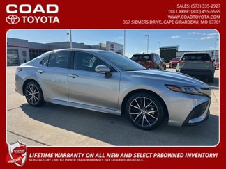 Used 2024 Toyota Camry SE image 1
