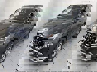 Used 2021 Hyundai Santa Fe SE image 1