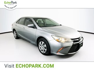 Used 2016 Toyota Camry LE image 1