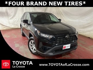 Used 2022 Toyota RAV4 LE image 1