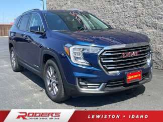 Used 2023 GMC Terrain SLT image 1