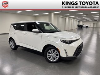 Used 2024 Kia Soul LX image 1