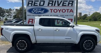 Used 2024 Toyota Tacoma TRD Sport image 1