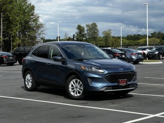 Used 2020 Ford Escape SE image 1