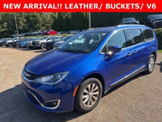 Used 2019 Chrysler Pacifica Touring-L image 1