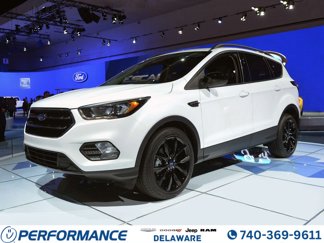 Used 2017 Ford Escape Titanium image 1