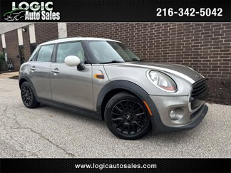 Used 2017 MINI Cooper 4-Door Hardtop image 1