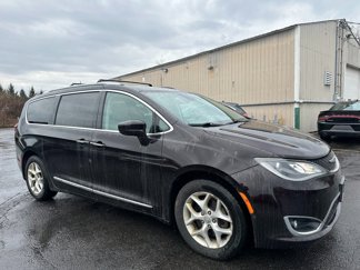Used 2017 Chrysler Pacifica Touring-L Plus w/ Advanced Safetytec Group image 1