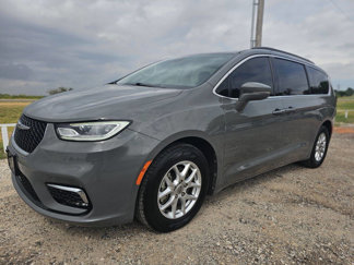 Used 2022 Chrysler Pacifica Touring-L image 1