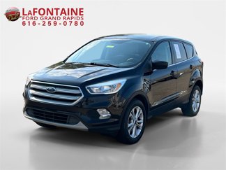 Used 2019 Ford Escape SE image 1