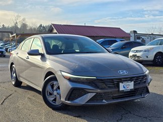 New 2025 Hyundai Elantra SE image 1