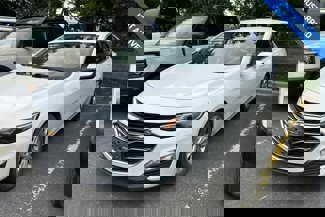 Used 2019 Chevrolet Malibu LT image 1