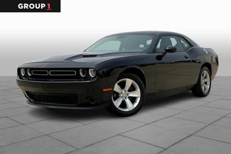 Used 2018 Dodge Challenger SXT image 1