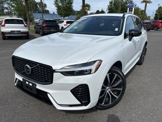 Used 2023 Volvo XC60 T8 Plus image 1