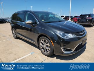 Used 2018 Chrysler Pacifica Limited image 1