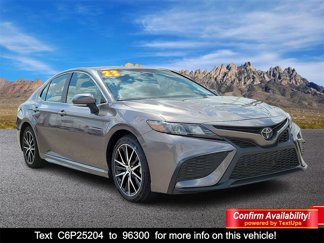 Used 2023 Toyota Camry SE image 1