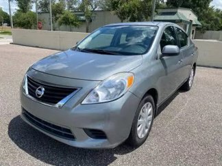 Used 2012 Nissan Versa SV image 1