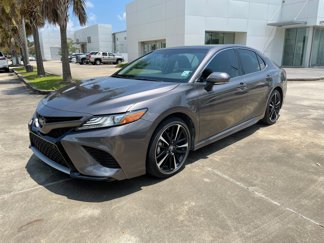 Used 2018 Toyota Camry XSE image 1