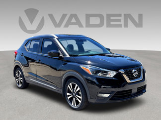 Used 2020 Nissan Kicks SR image 1