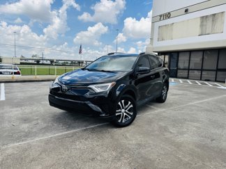 Used 2018 Toyota RAV4 LE image 1