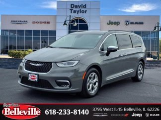 Used 2023 Chrysler Pacifica Limited image 1