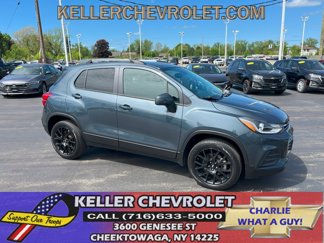Used 2022 Chevrolet Trax LT w/ Premium Seat Package image 1